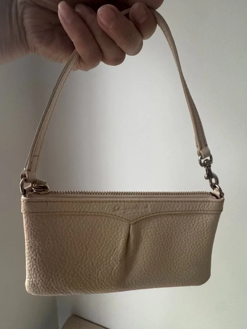 Dooney & Bourke Pebbled Leather Slim Wristlet – Bone – GREAT DEAL 🔥